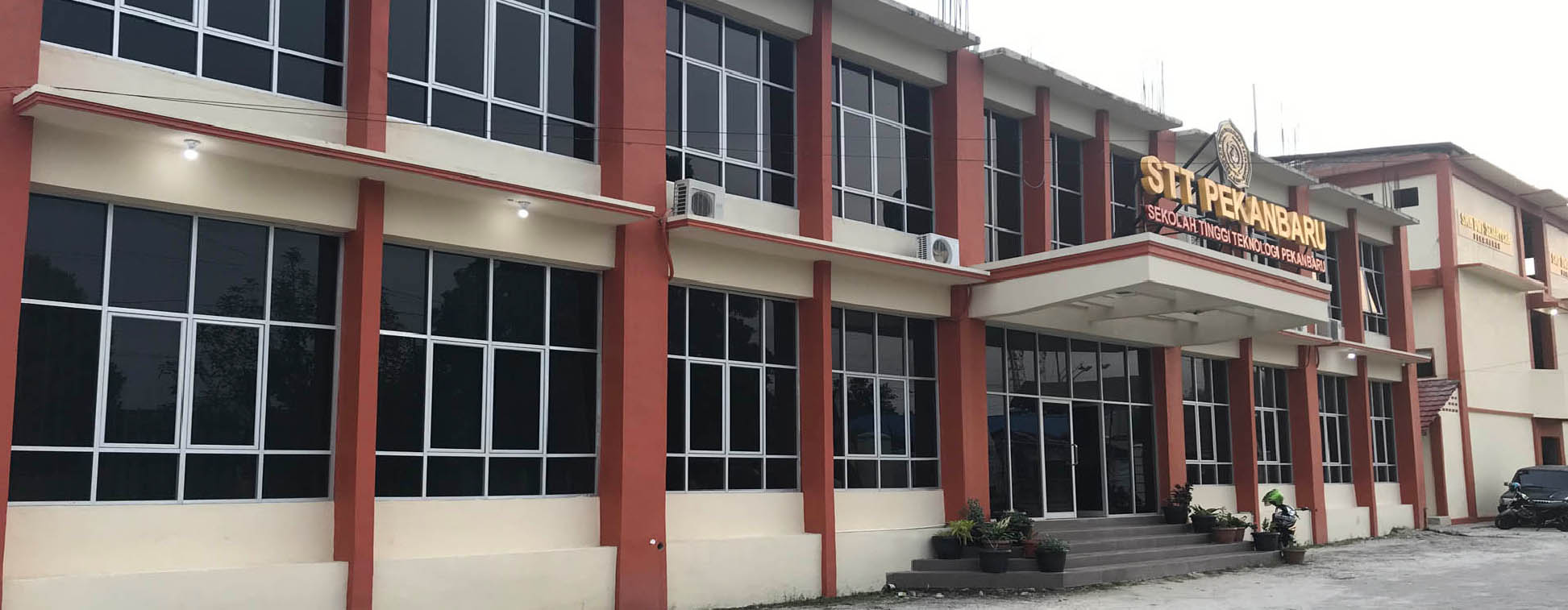 Pustaka - Sekolah Tinggi Teknologi Pekanbaru